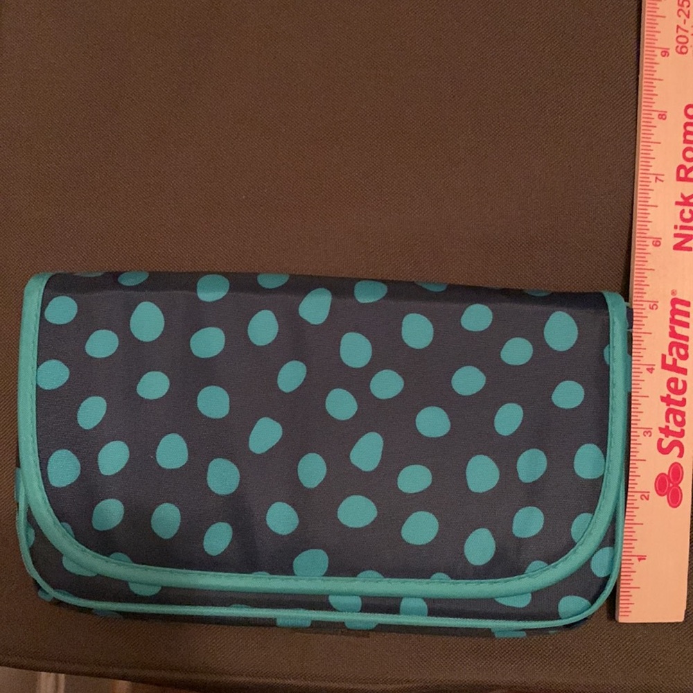 Thirty-One Makeup Bag - Picture 9 of 10